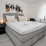 Апартаменты Moderne Mit Balkon - Nahe Kurpark & Messezentrum *