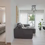 Moderne Mit Balkon - Nahe Kurpark & Messezentrum Бад-Зальцуфлен