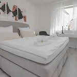 Moderne Mit Balkon - Nahe Kurpark & Messezentrum Апартаменты *