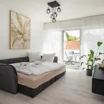 Moderne Mit Balkon - Nahe Kurpark & Messezentrum Бад-Зальцуфлен