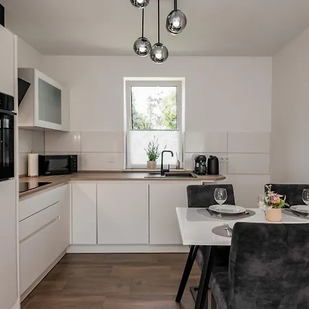 Moderne Mit Balkon - Nahe Kurpark & Messezentrum