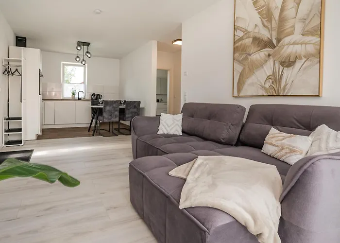 Moderne Mit Balkon - Nahe Kurpark & Messezentrum *