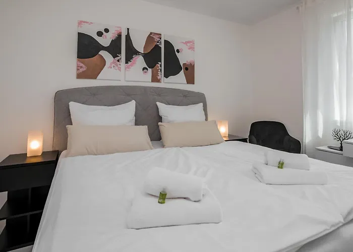 Moderne Mit Balkon - Nahe Kurpark & Messezentrum