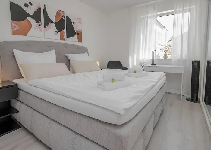 Moderne Mit Balkon - Nahe Kurpark & Messezentrum Appartement *